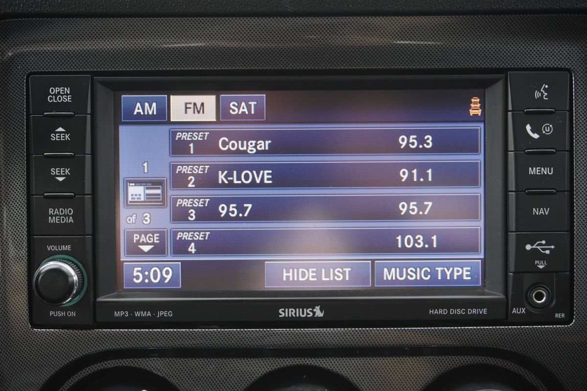 Used 2009 Dodge Challenger SRT8 RWD image 18