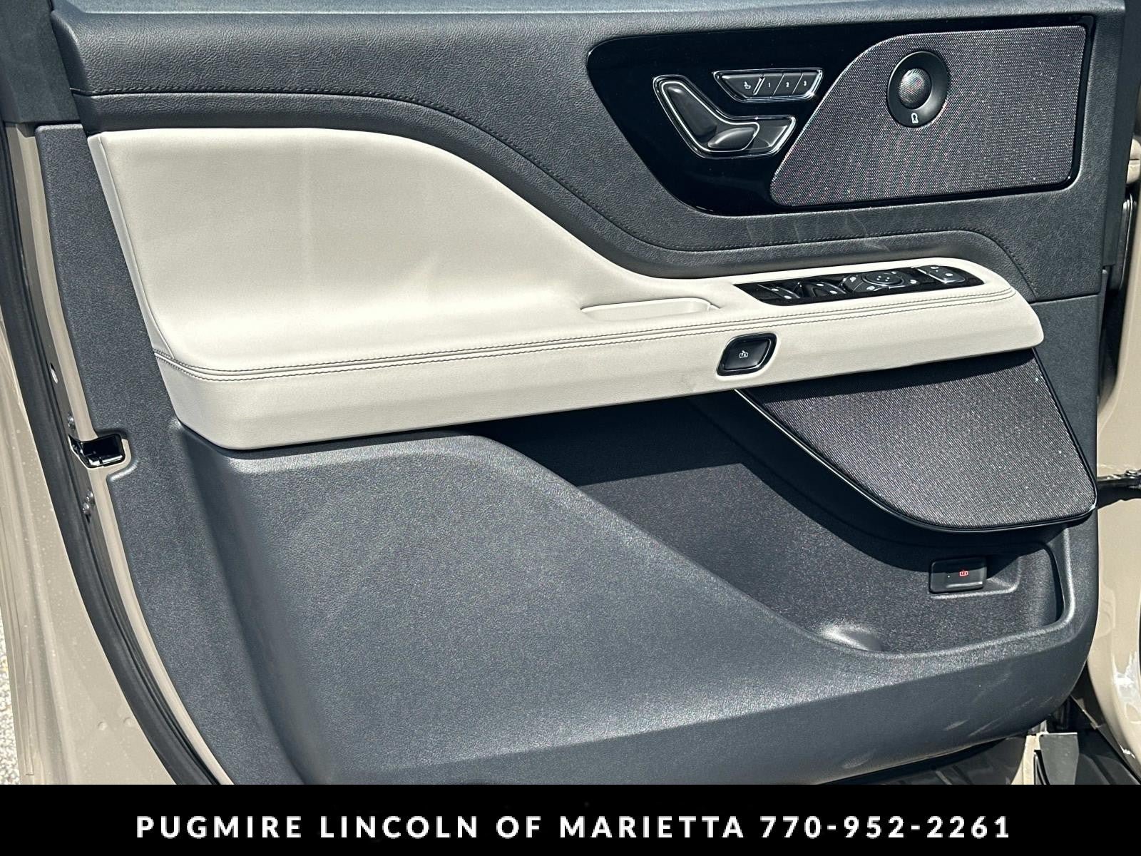 New 2026 Lincoln Aviator Reserve RWD image 10
