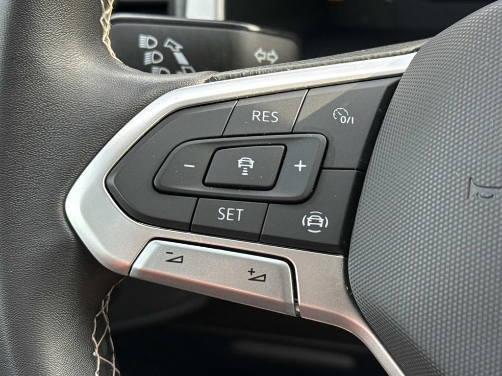 Used 2023 Volkswagen Atlas SE FWD image 22