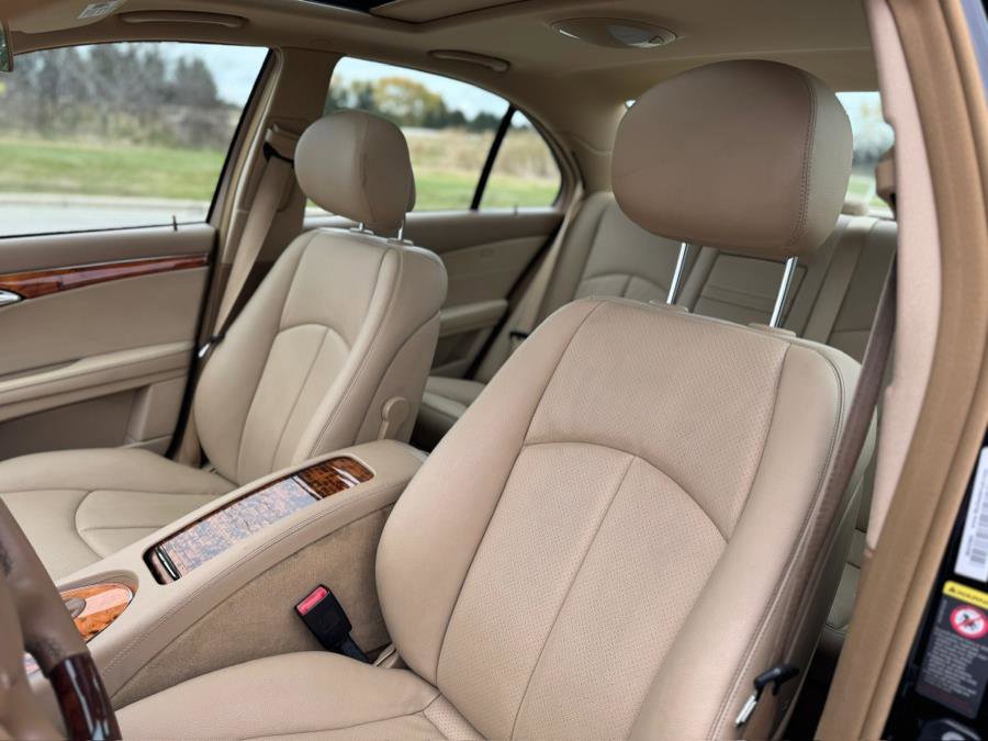 Used 2009 Mercedes-Benz E 350 4MATIC Sedan image 29
