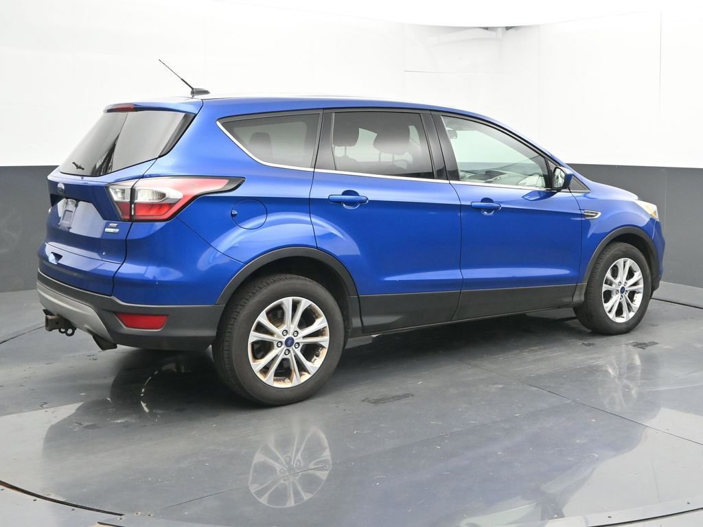 Used 2017 Ford Escape SE image 9