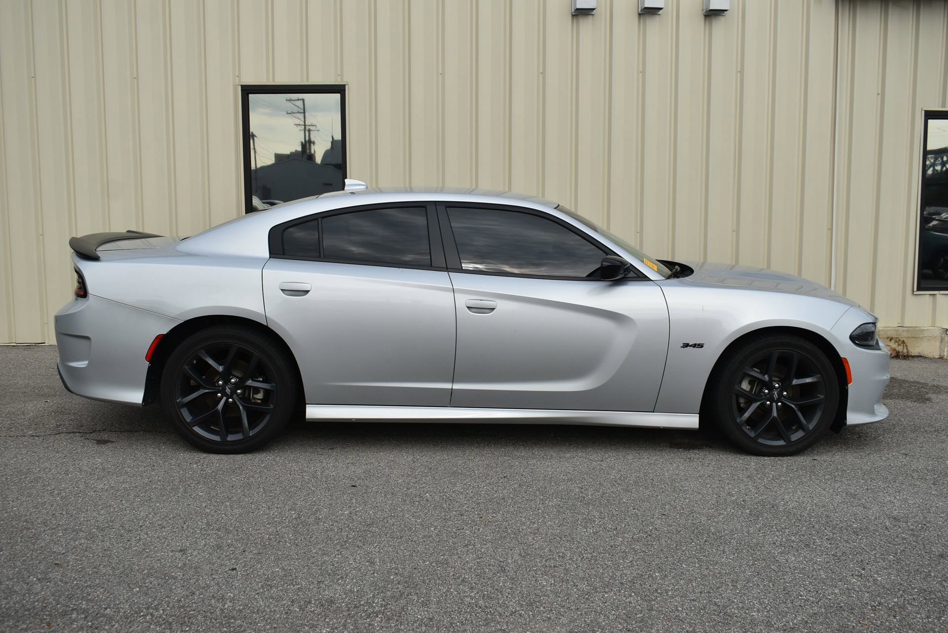 Used 2023 Dodge Charger R/T w/ Blacktop Package image 4