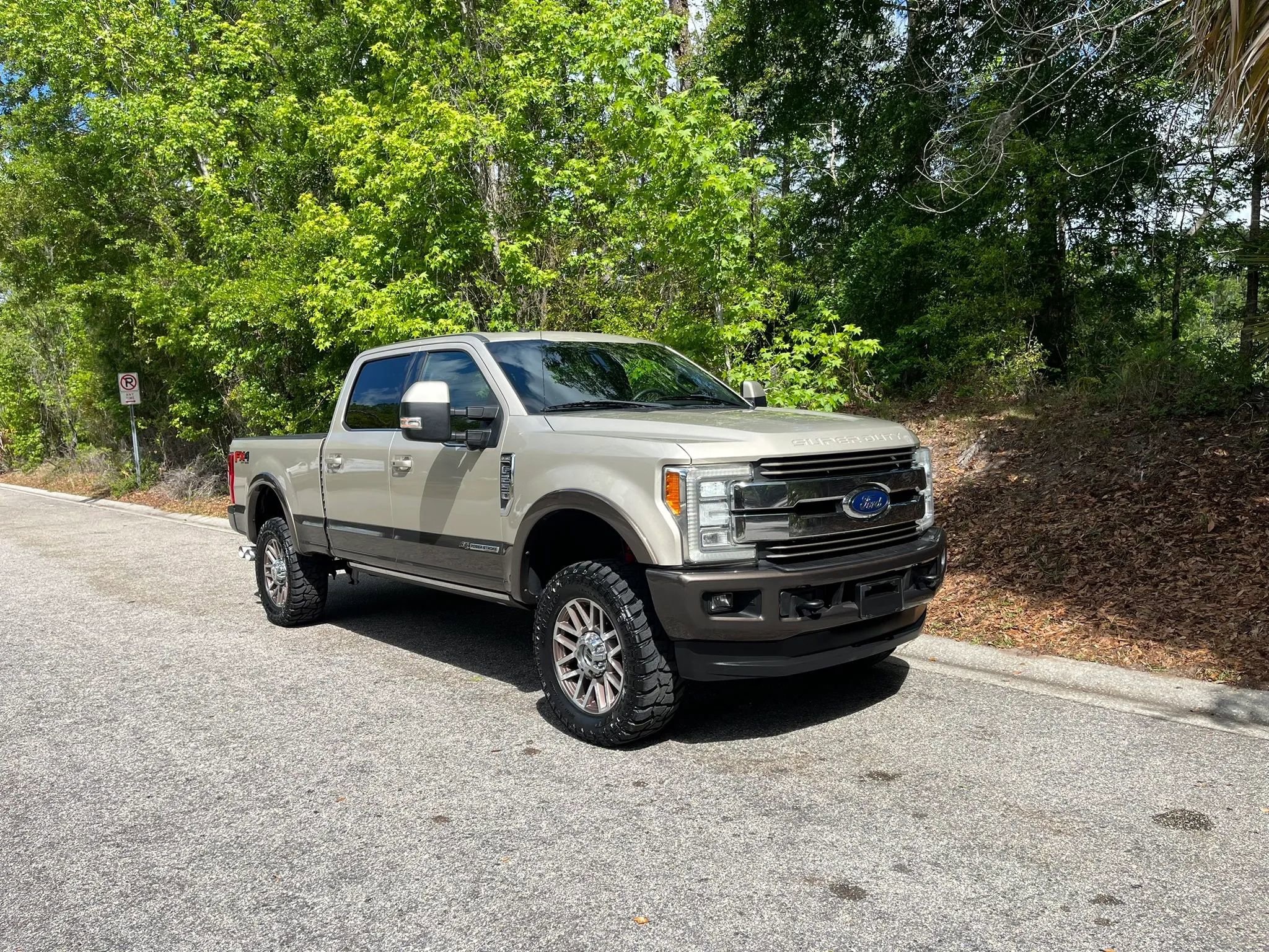 Used 2017 Ford F250 King Ranch w/ King Ranch Ultimate Package AWD/4WD image 2