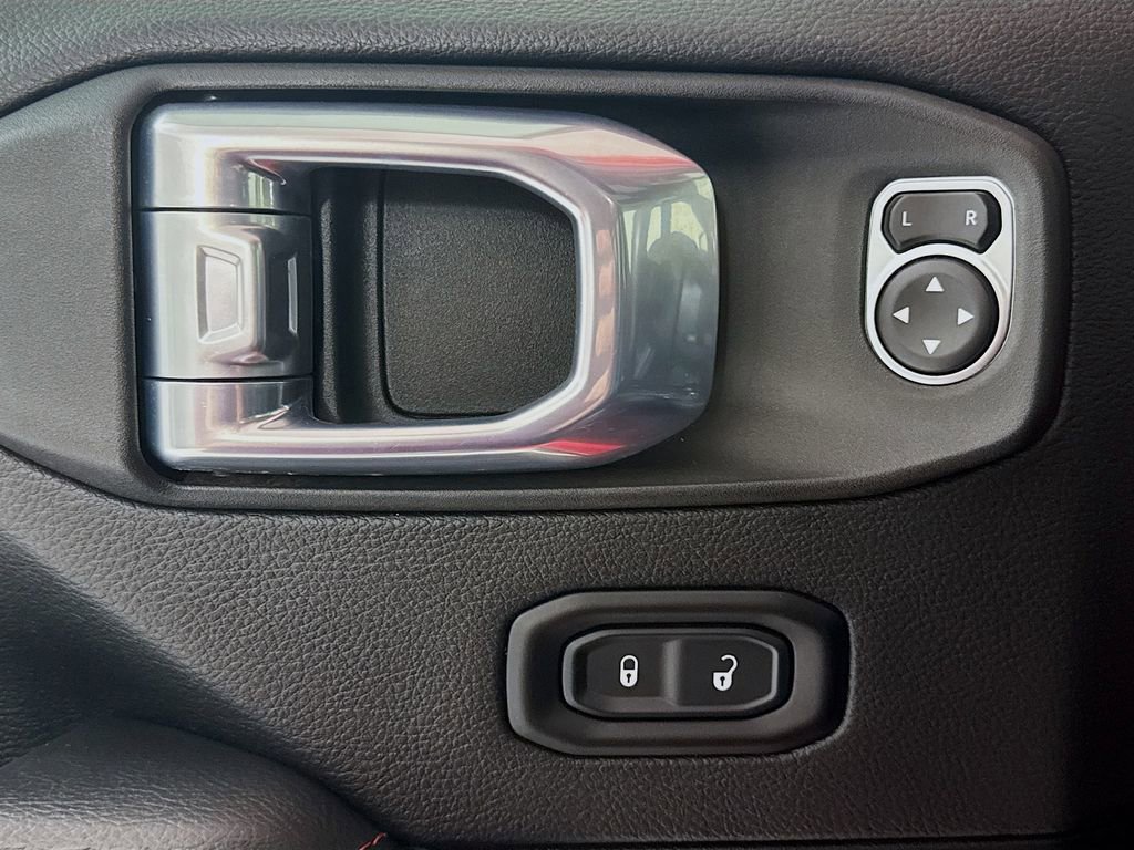 Used 2021 Jeep Wrangler Unlimited Rubicon w/ Uconnect 4C Nav & Sound Group image 17