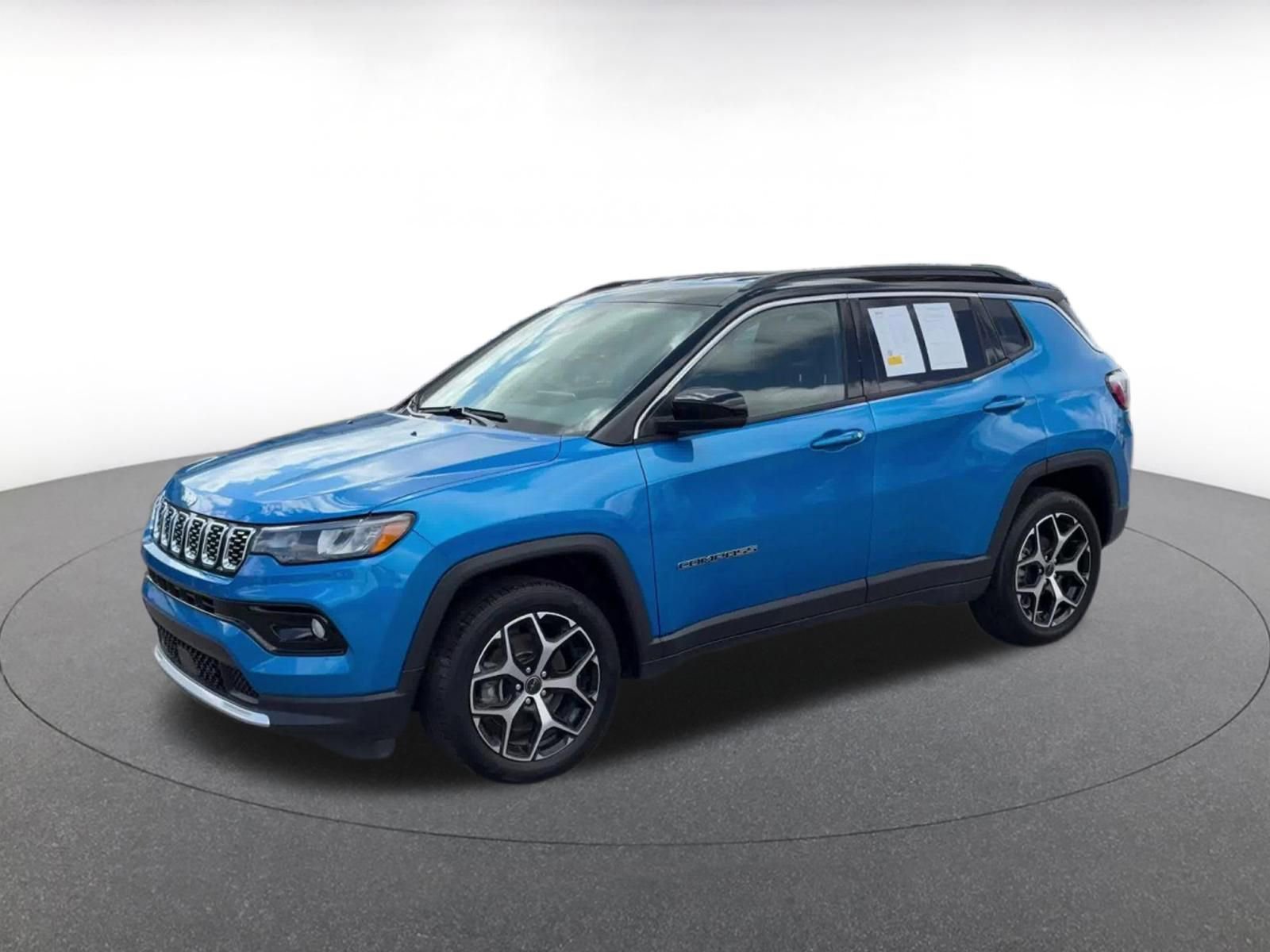 Used 2025 Jeep Compass Limited image 6
