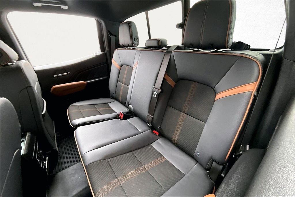 Used 2024 GMC Canyon AT4 image 21