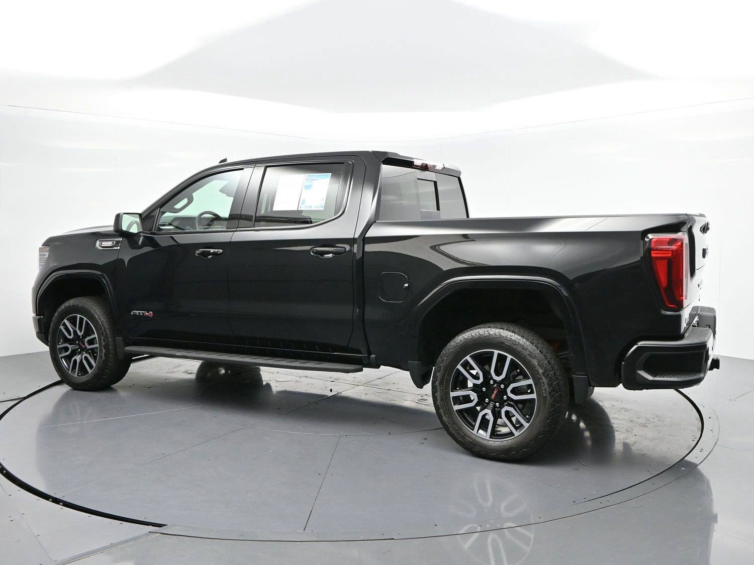 Used 2026 GMC Sierra 1500 AT4 w/ AT4 Premium Package AWD/4WD image 5