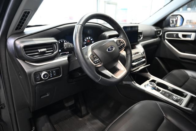 Used 2022 Ford Explorer XLT w/ Equipment Group 202A image 22