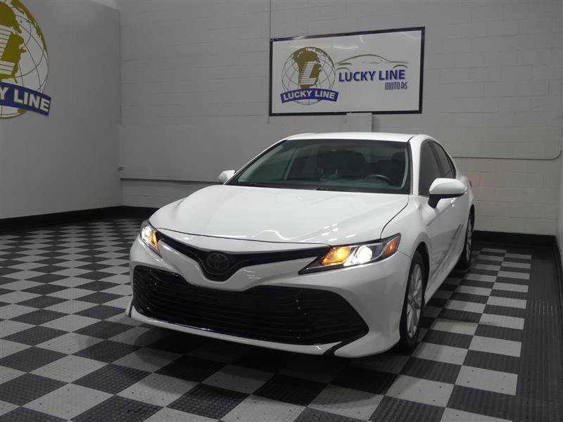 Used 2020 Toyota Camry LE FWD image 4