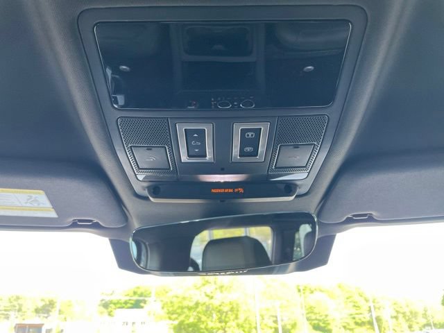 Used 2023 Land Rover Defender 110 SE AWD/4WD image 22
