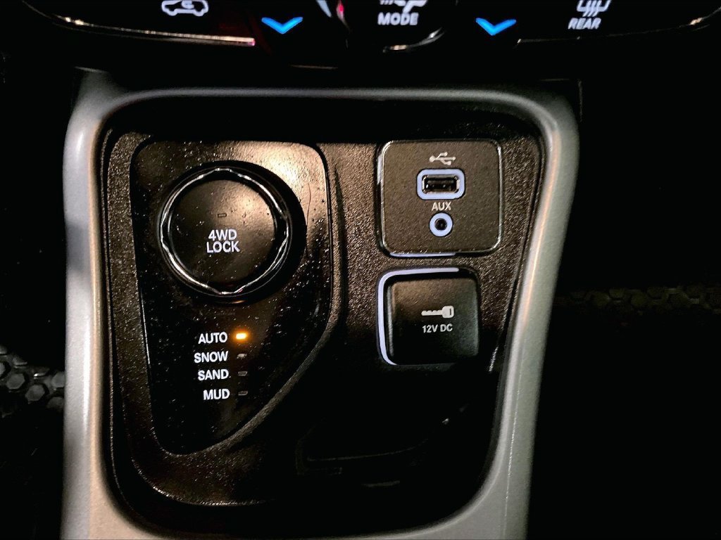 Used 2018 Jeep Compass Latitude w/ Popular Equipment Group AWD/4WD image 27