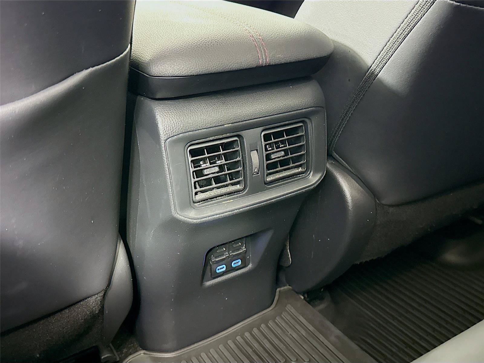Used 2022 Toyota RAV4 XSE AWD/4WD image 18