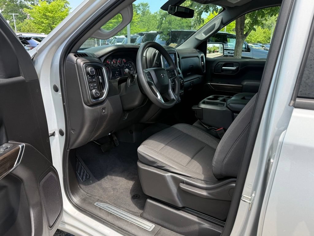Used 2020 Chevrolet Silverado 1500 RST w/ RST Value Package AWD/4WD image 12