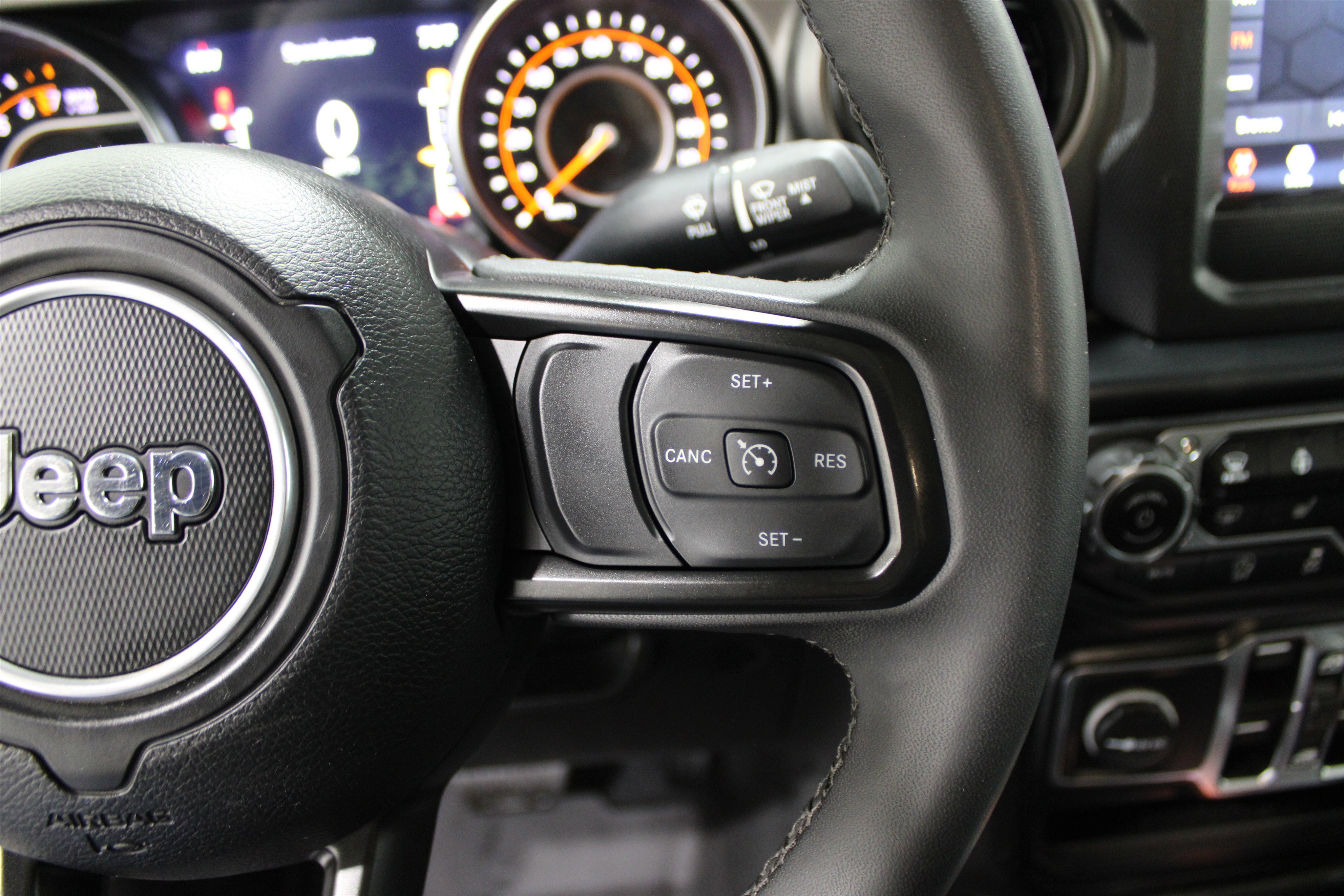 Used 2023 Jeep Gladiator Willys image 10