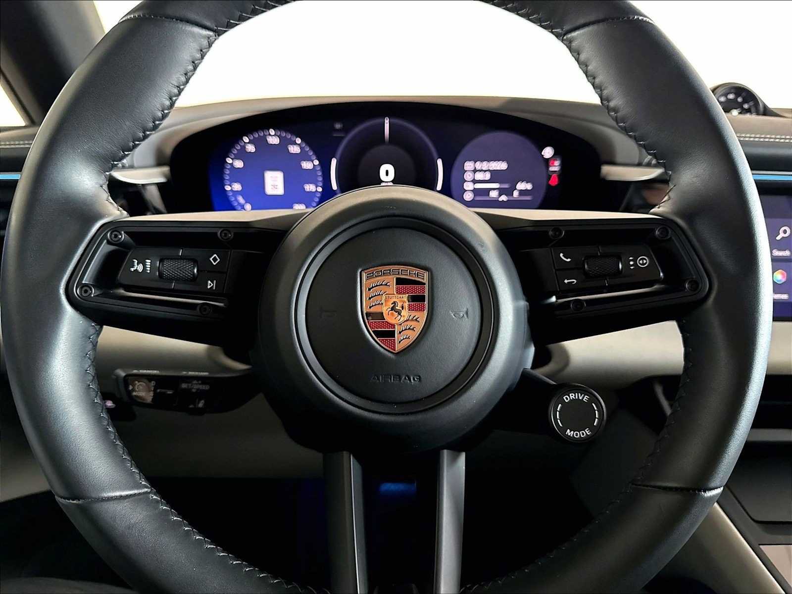 Used 2026 Porsche Macan 4 Electric AWD/4WD image 18