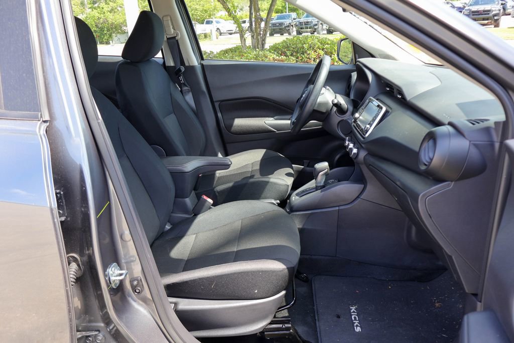 Certified 2025 Nissan Kicks Play S FWD image 8