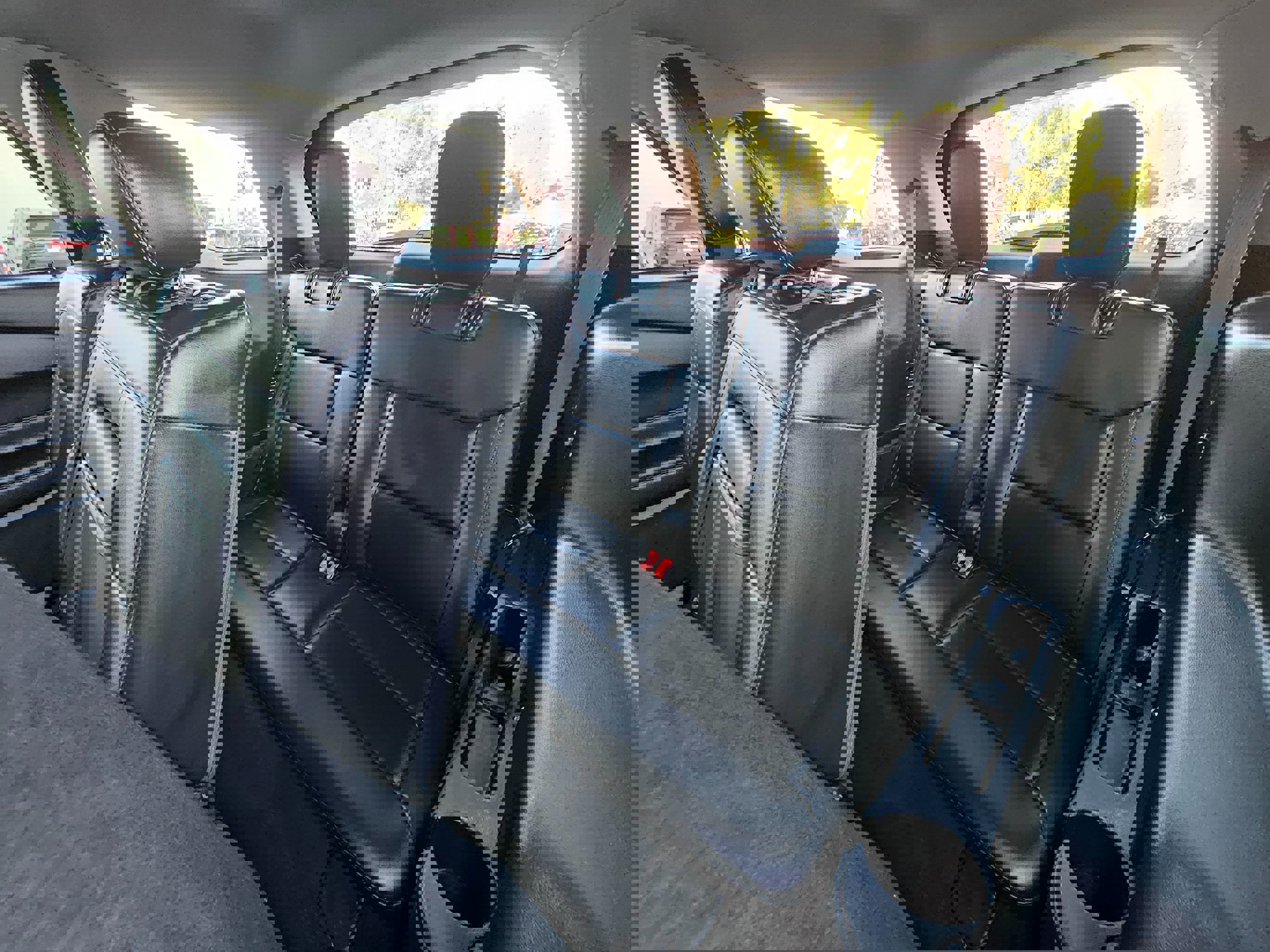 Used 2022 Ford Explorer XLT w/ Equipment Group 202A RWD image 21