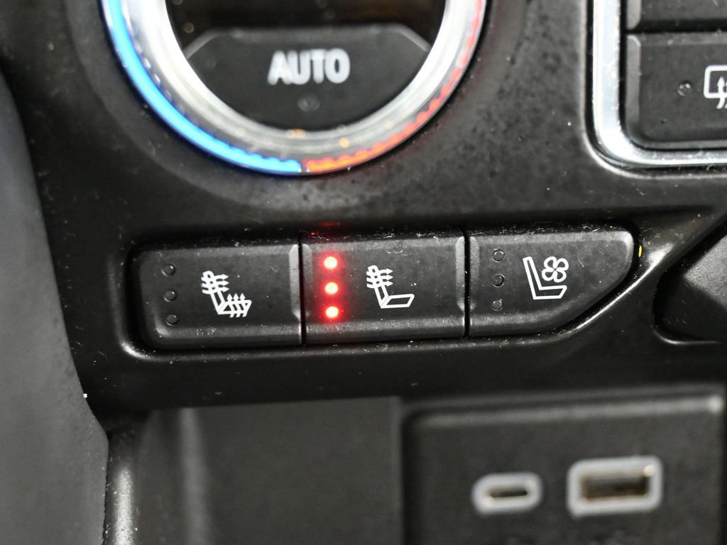 Used 2024 GMC Yukon SLT w/ SLT Luxury Package image 31