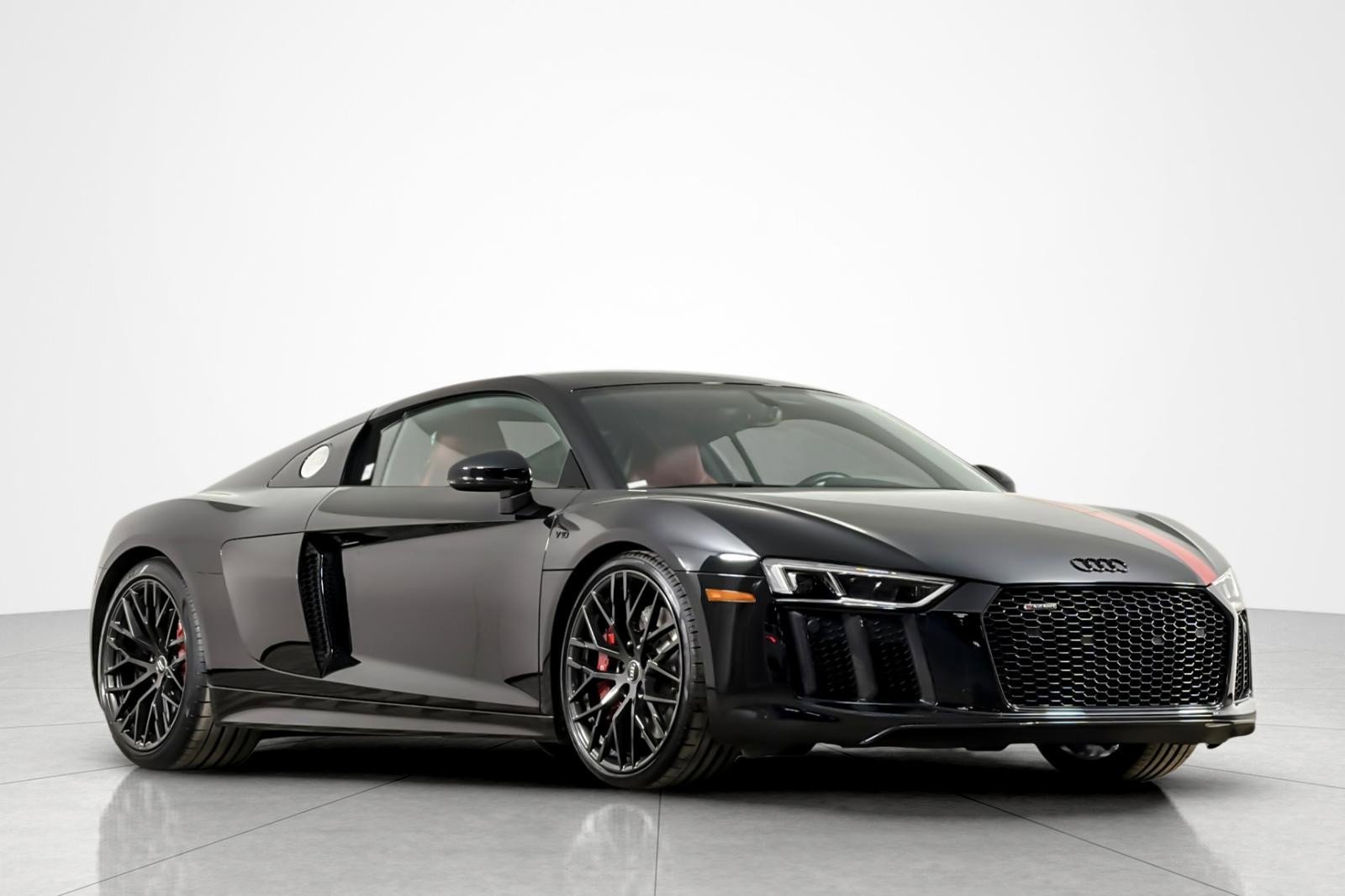 Used 2018 Audi R8 V10 w/ Premium Package RWD image 7