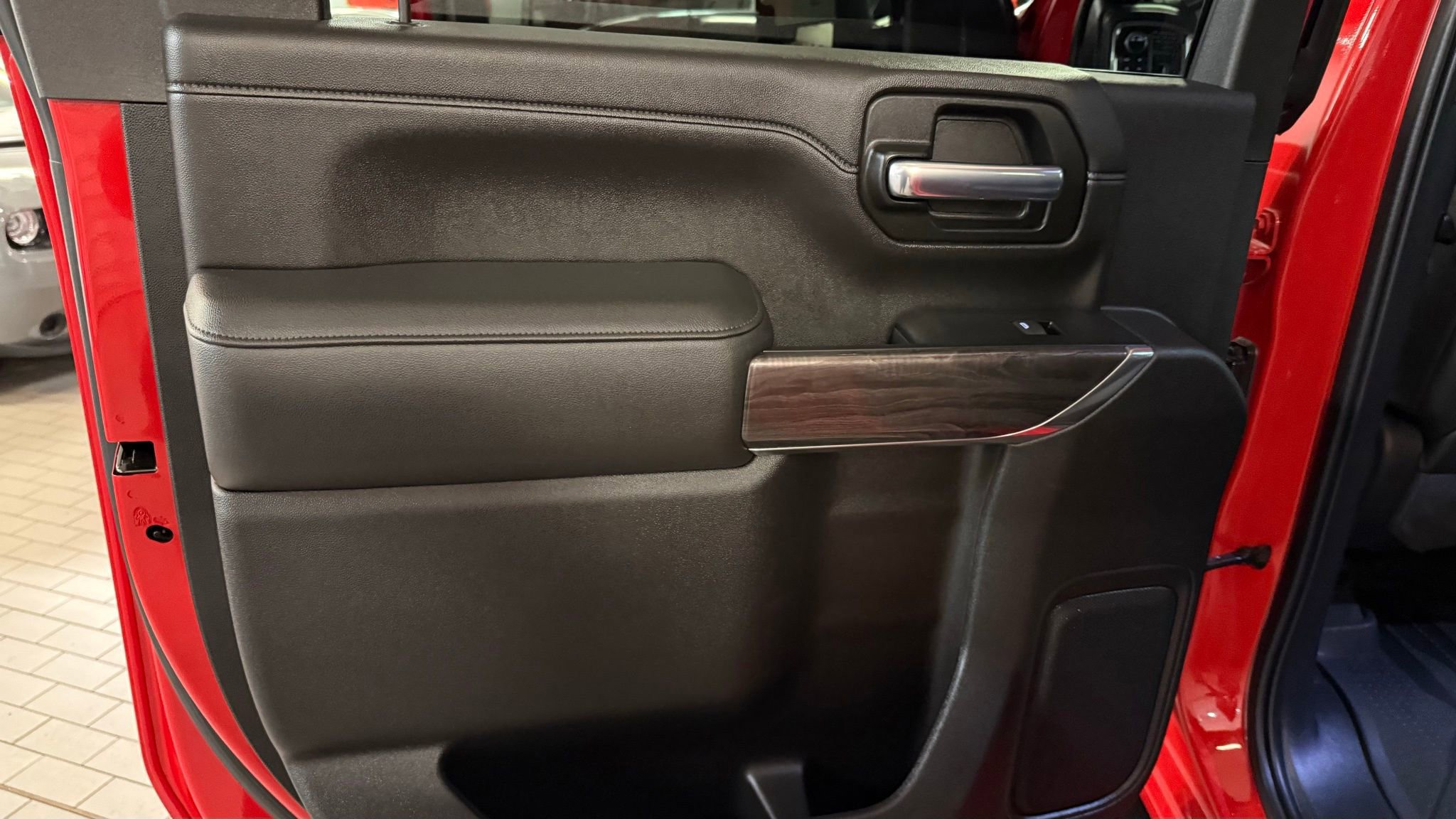 Used 2020 Chevrolet Silverado 2500 LTZ w/ LTZ Convenience Package image 34