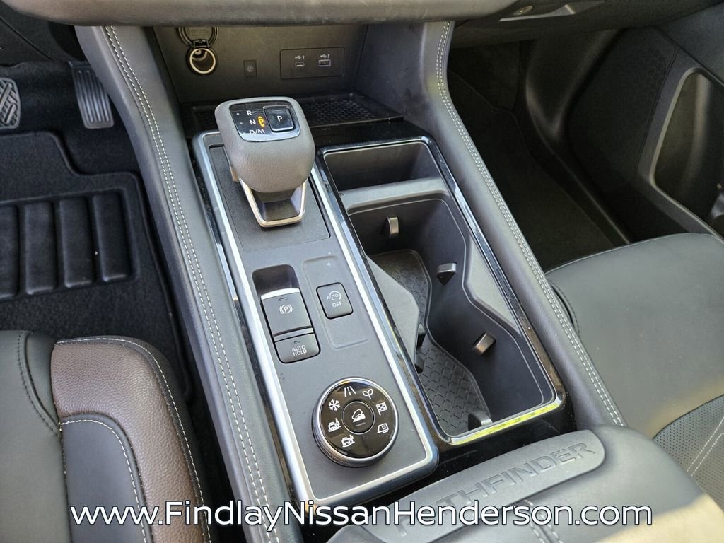 Used 2025 Nissan Pathfinder Platinum AWD/4WD image 32