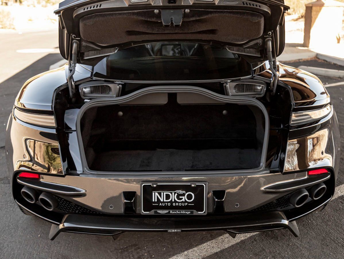 Used 2022 Aston Martin DBS Superleggera image 19
