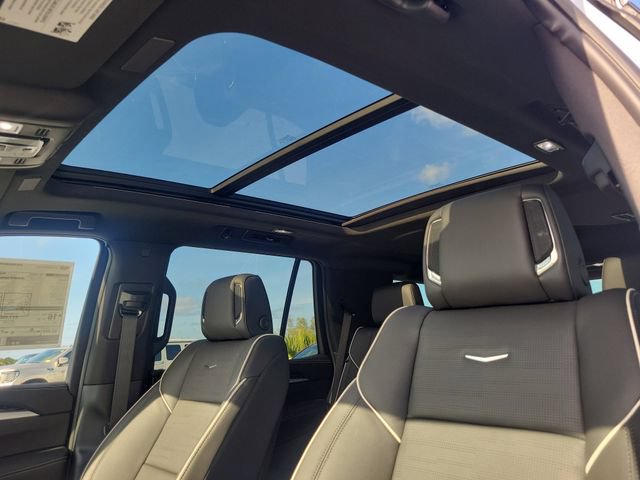 New 2026 Cadillac Escalade Sport w/ LPO, ONYX Package AWD/4WD image 22