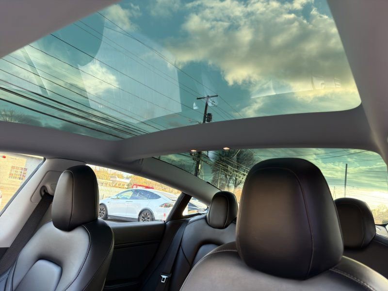 Used 2023 Tesla Model 3 Performance image 19