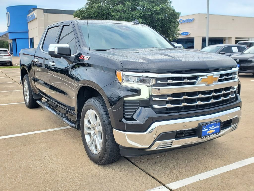 Used 2022 Chevrolet Silverado 1500 LTZ w/ LTZ Premium Package AWD/4WD image 2