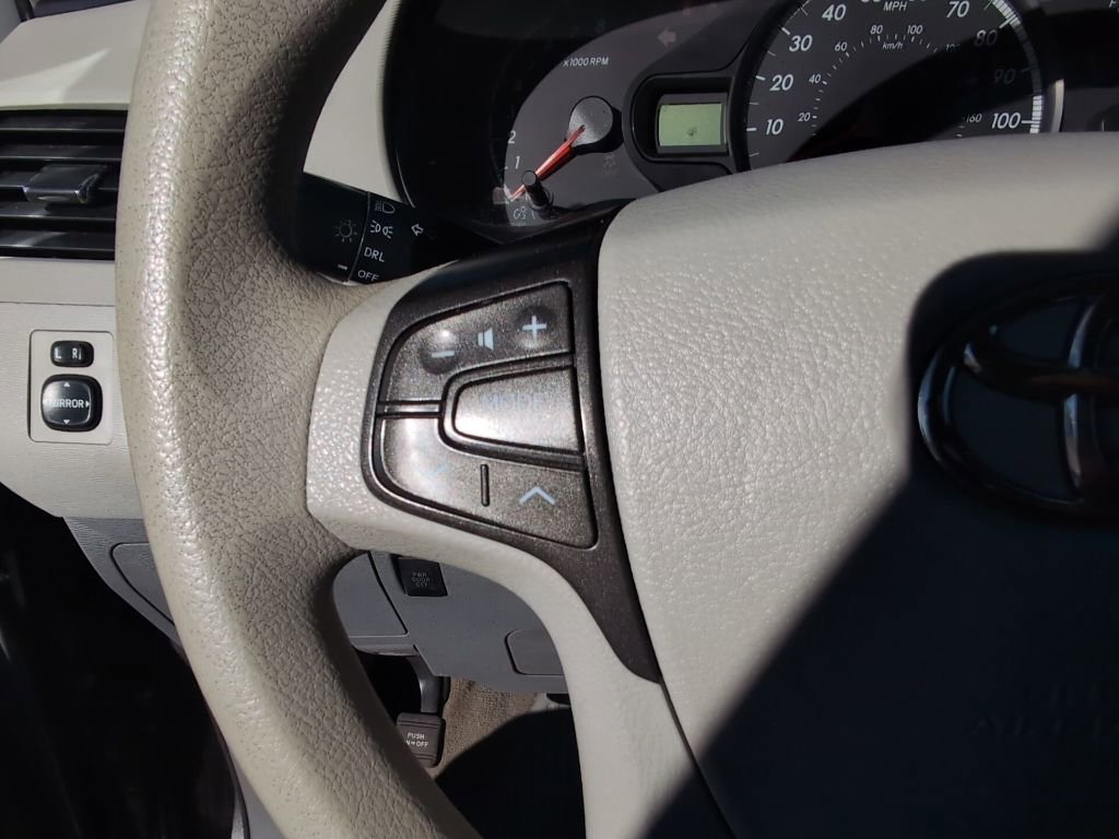 Used 2014 Toyota Sienna LE image 14
