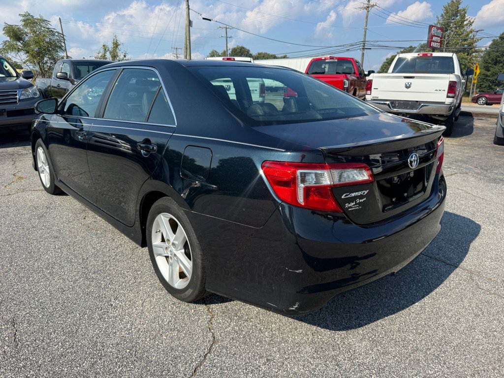 Used 2014 Toyota Camry SE FWD image 5