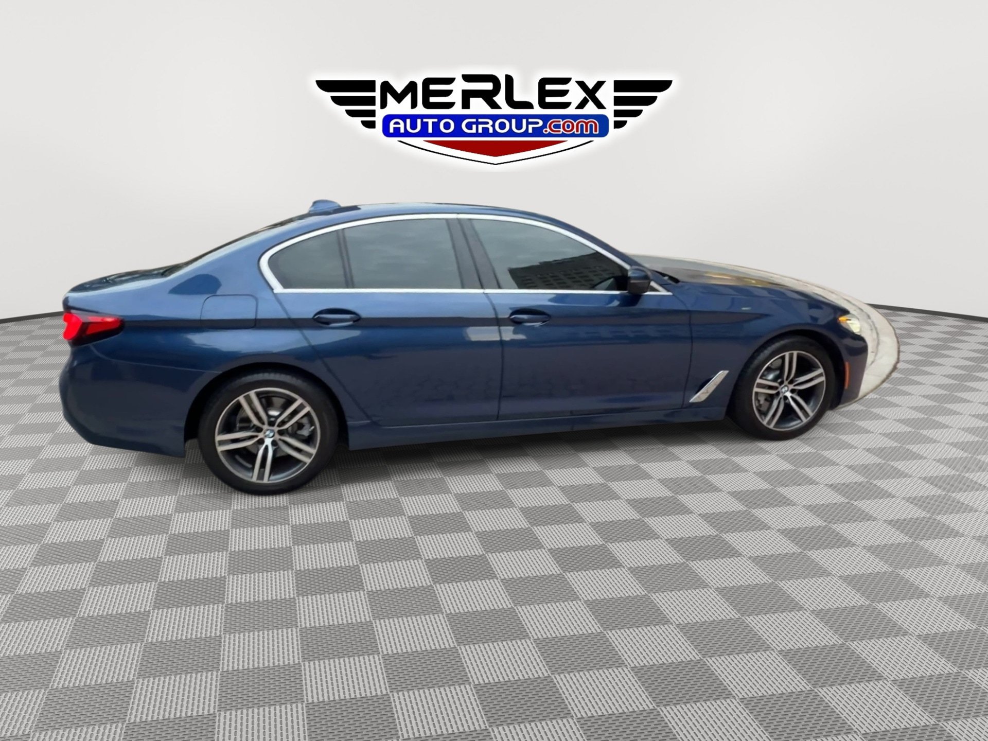 Used 2021 BMW 530i xDrive w/ Convenience Package AWD/4WD image 2