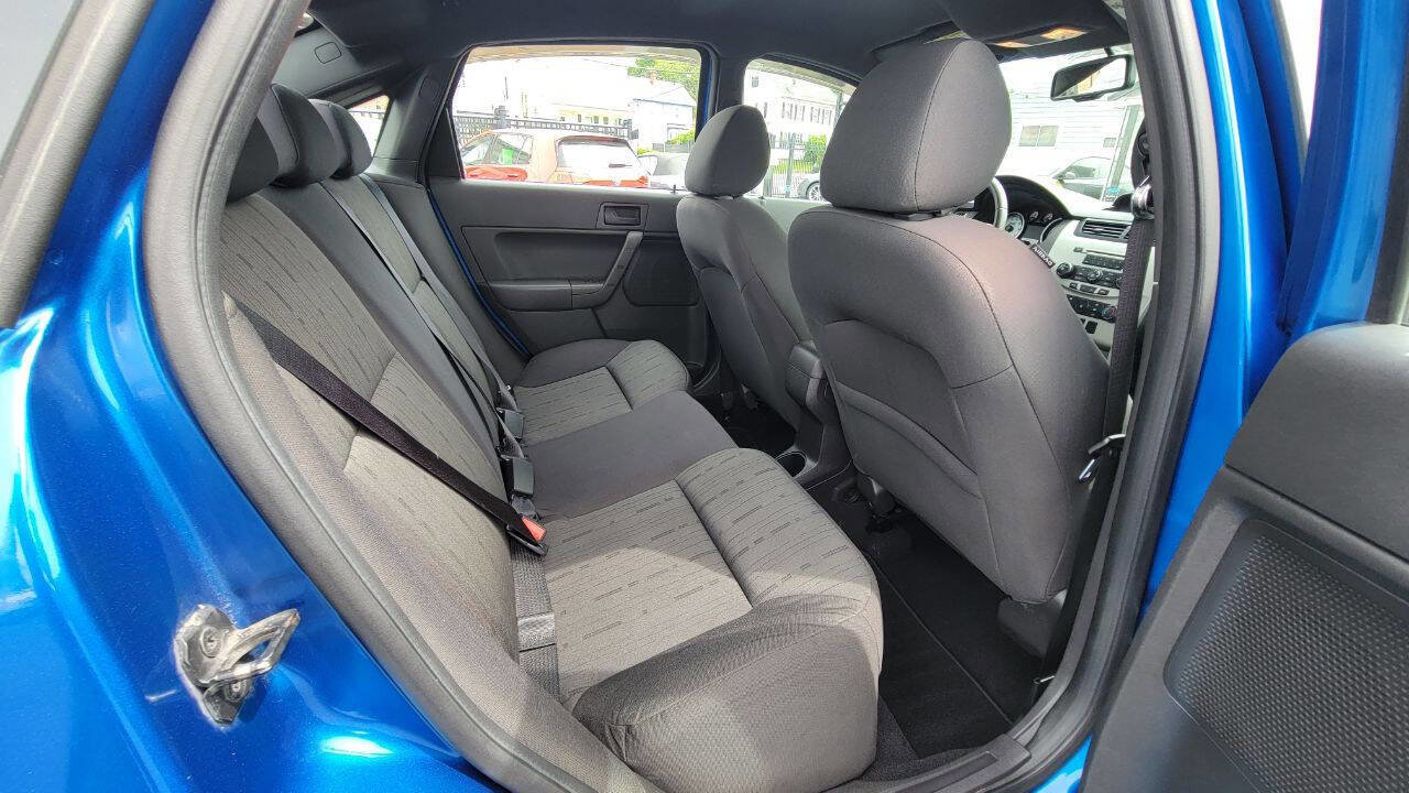 Used 2010 Ford Focus SE FWD image 20