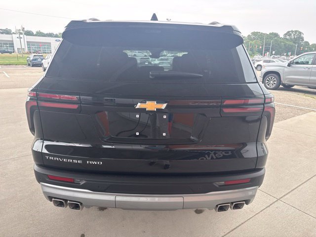 New 2026 Chevrolet Traverse LT w/ Driver Confidence Package AWD/4WD image 7