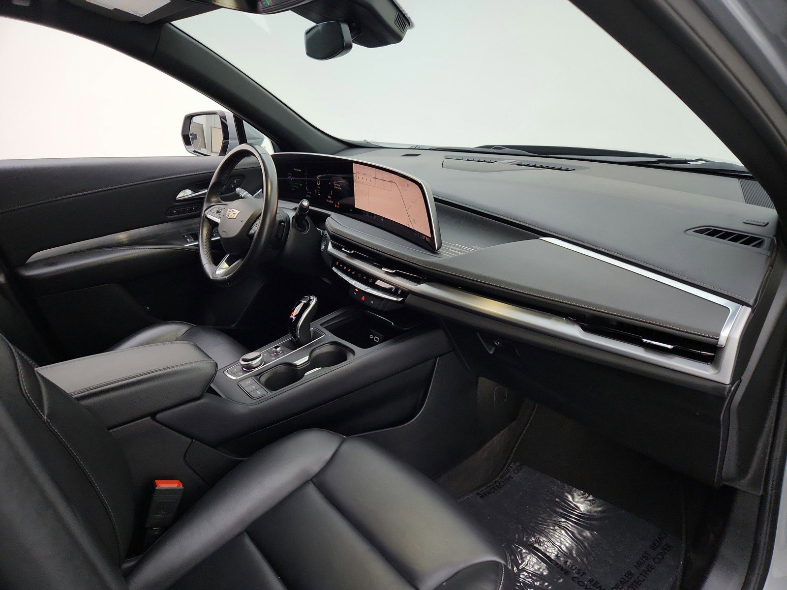 Used 2025 Cadillac XT4 Premium Luxury FWD image 24