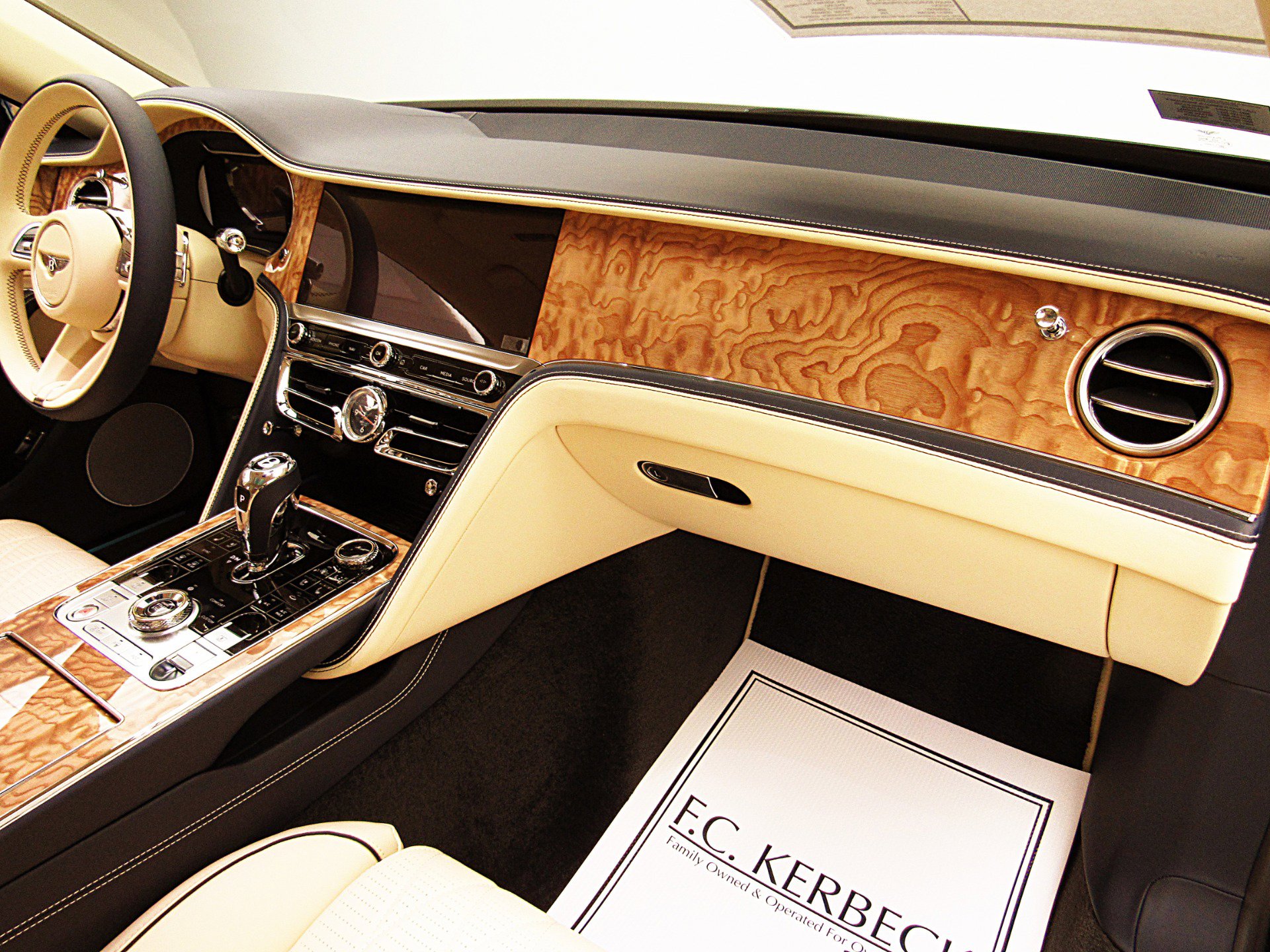 Certified 2022 Bentley Flying Spur V8 AWD/4WD image 37