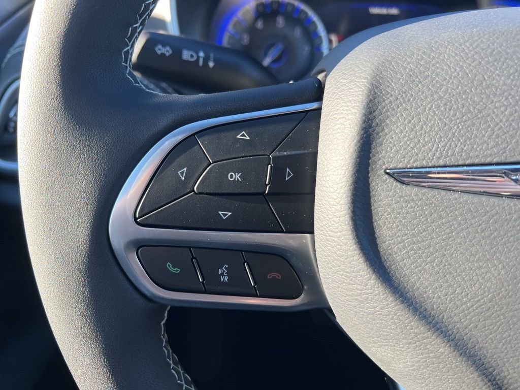New 2026 Chrysler Pacifica Select FWD image 24