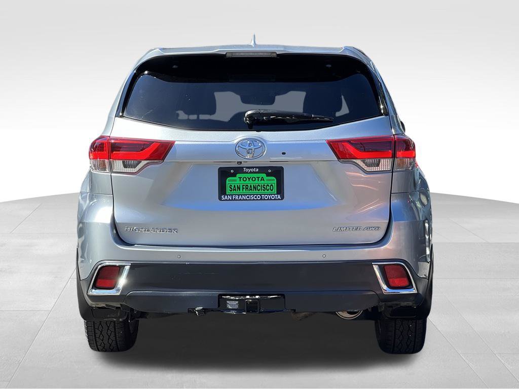 Certified 2018 Toyota Highlander Limited Platinum AWD/4WD image 4