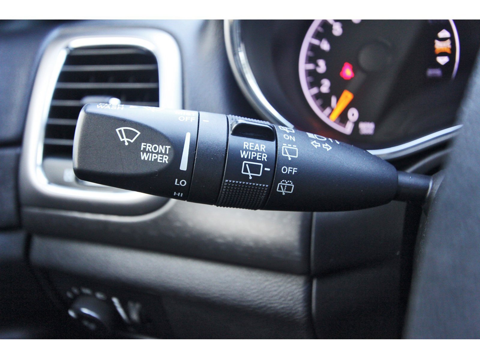 Used 2018 Jeep Grand Cherokee Altitude RWD image 21