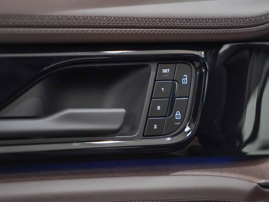 Certified 2025 Porsche Panamera 4 AWD/4WD image 14