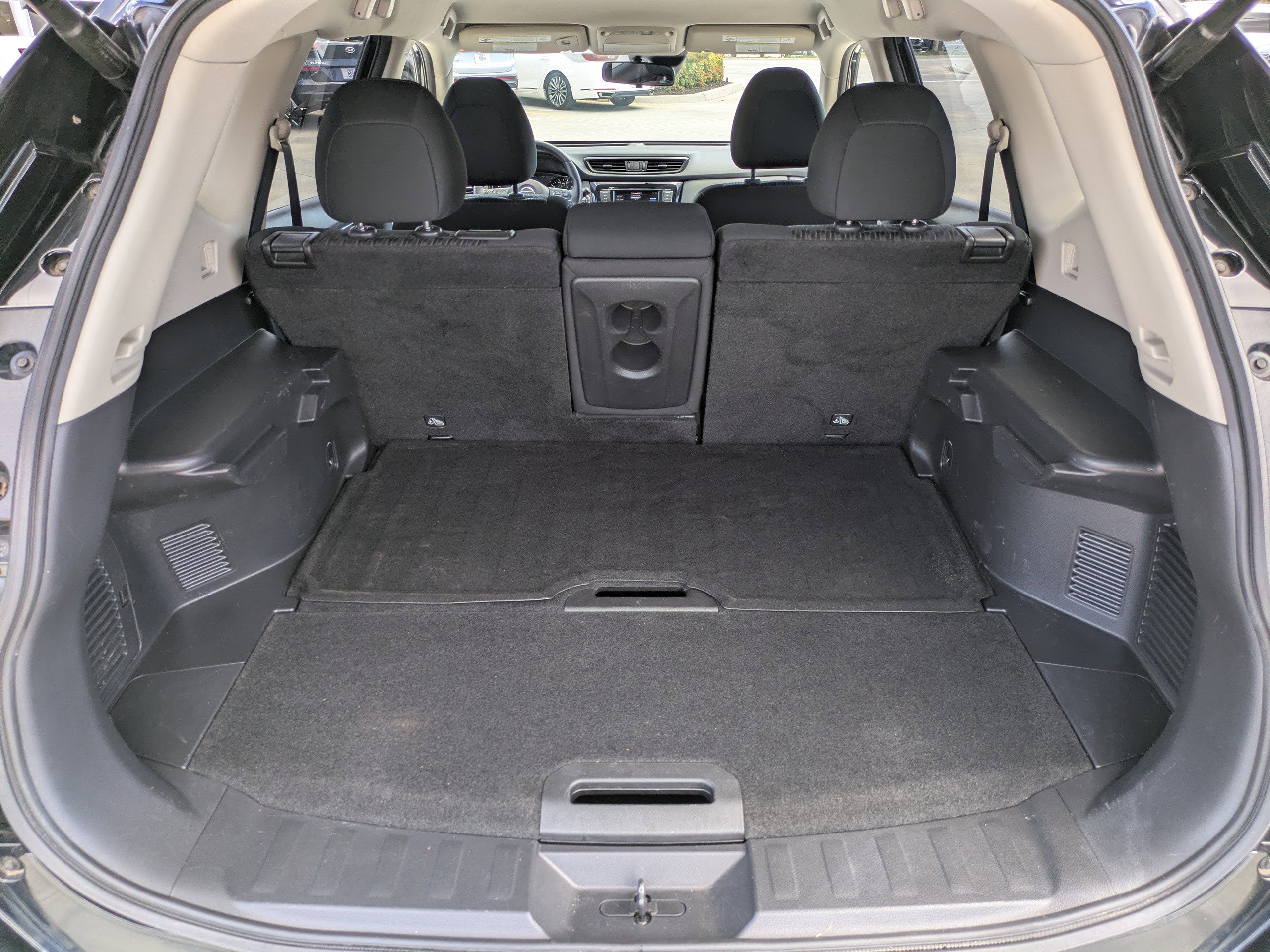 Used 2019 Nissan Rogue SV w/ Premium Package AWD/4WD image 11