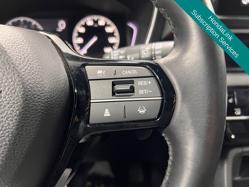 Used 2025 Honda Pilot Touring image 9