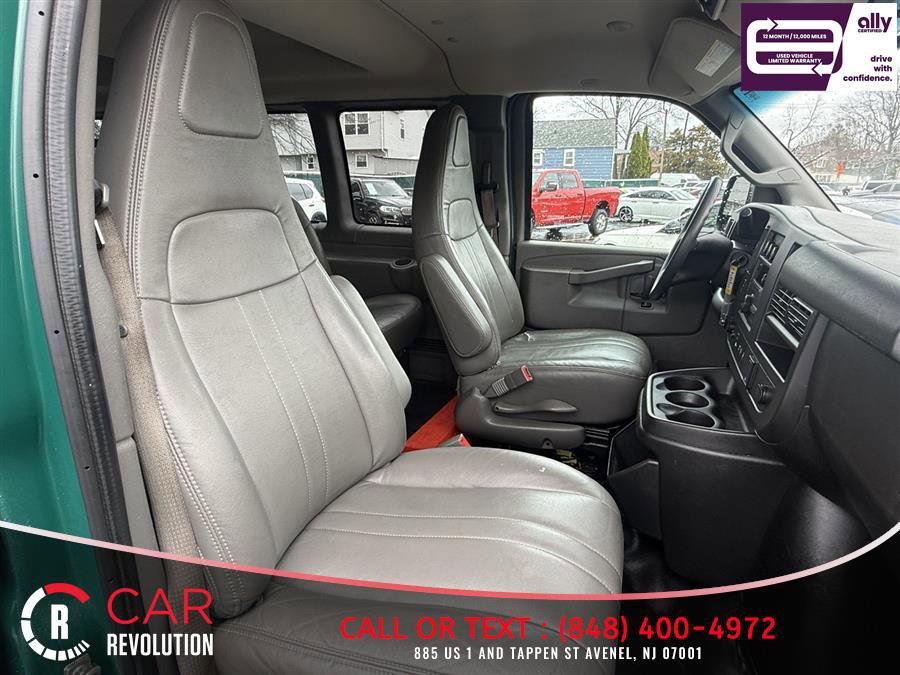 Used 2019 Chevrolet Express 3500 LS RWD image 25