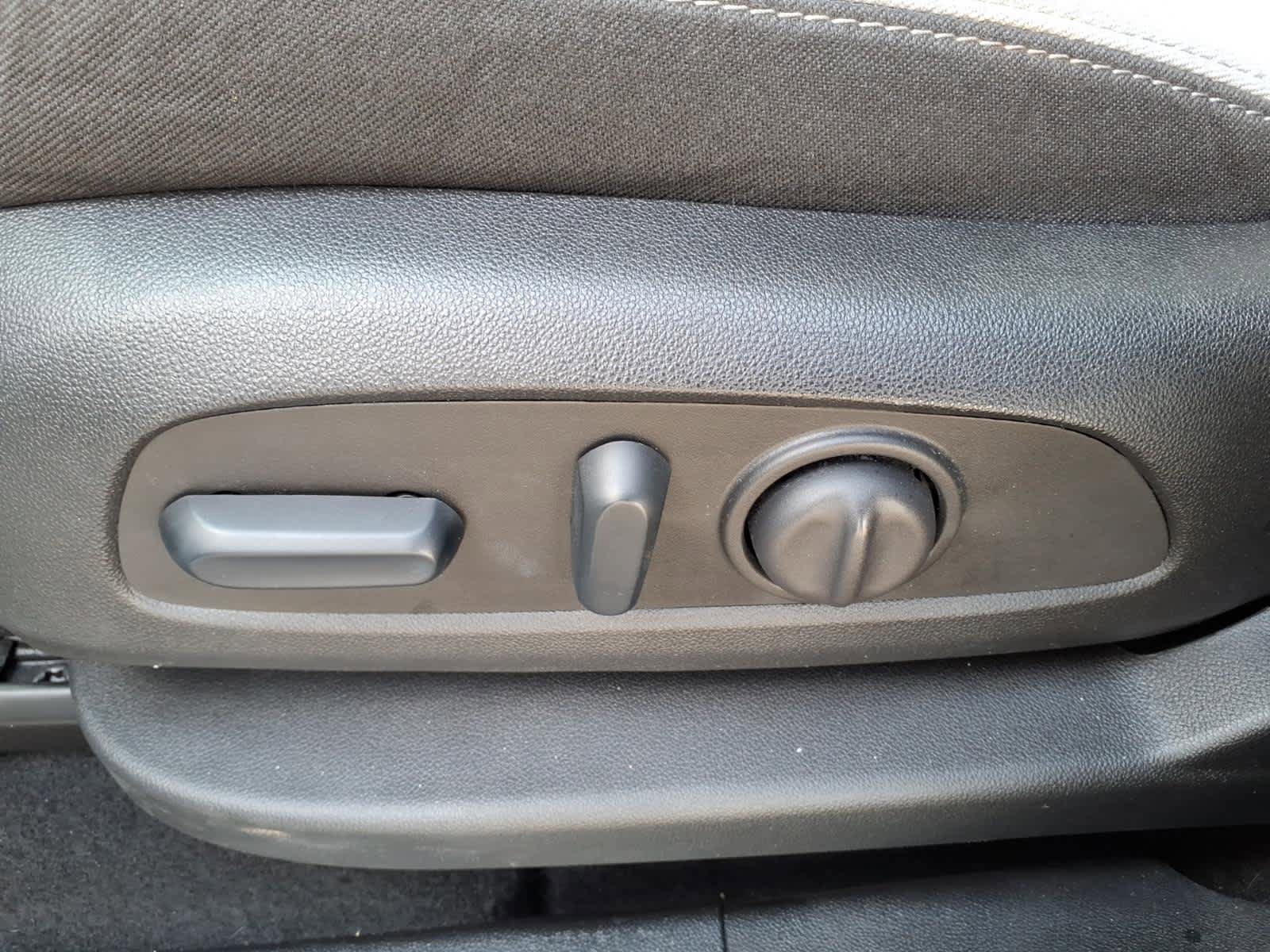 Used 2023 Chevrolet Equinox LS w/ LS Convenience Package FWD image 18