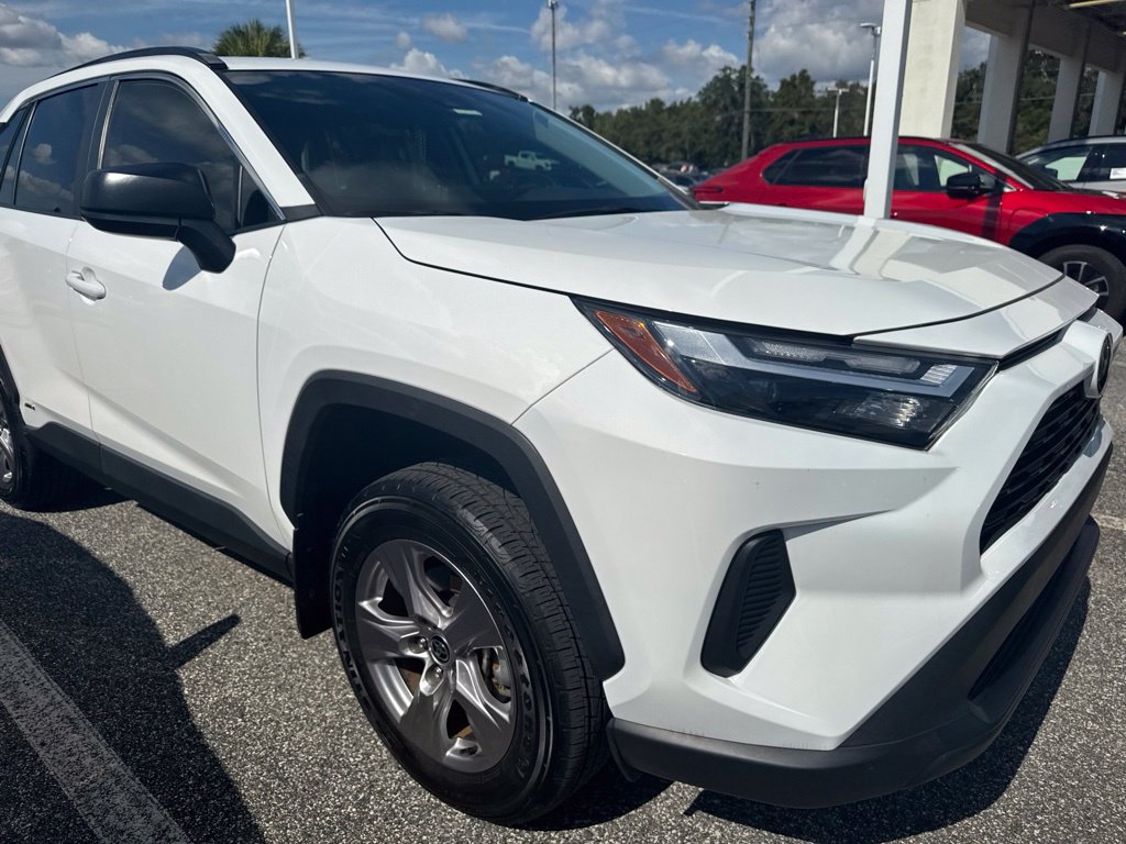 Used 2025 Toyota RAV4 LE AWD/4WD image 2