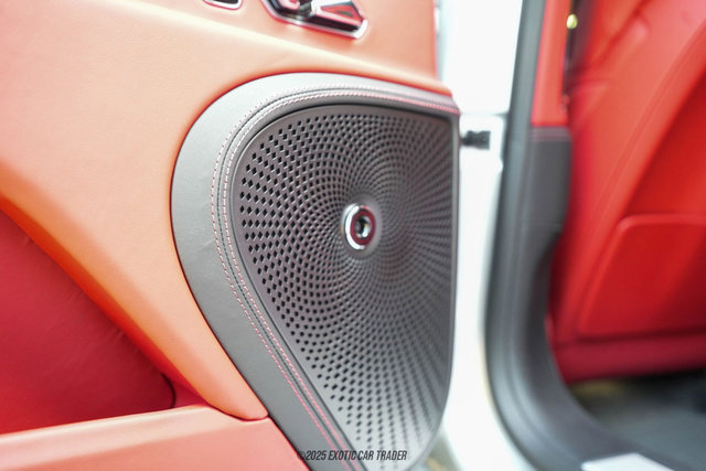 Used 2022 Bentley Flying Spur V8 image 40