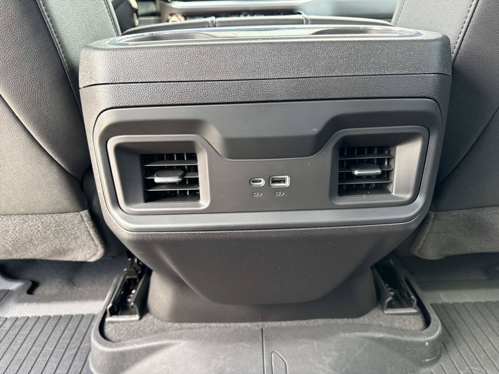 Used 2026 Chevrolet Silverado 1500 LT Trail Boss w/ LT Trail Boss Premium Package AWD/4WD image 33