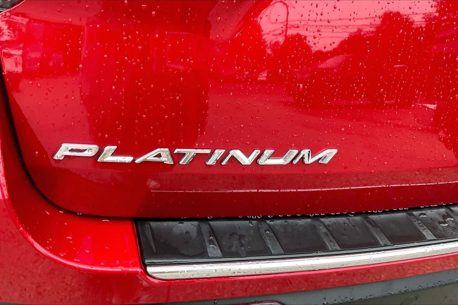Used 2021 Ford Explorer Platinum w/ Premium Technology Package RWD image 30