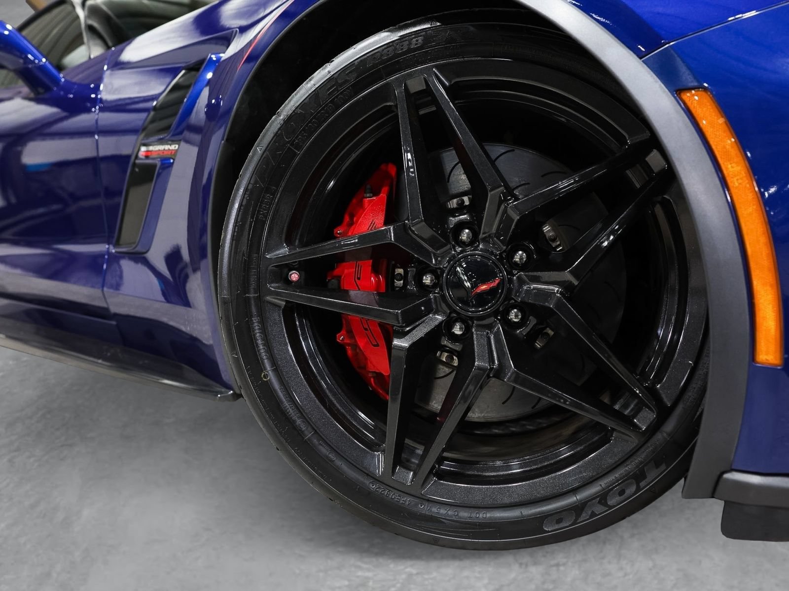 Used 2018 Chevrolet Corvette Grand Sport RWD image 36