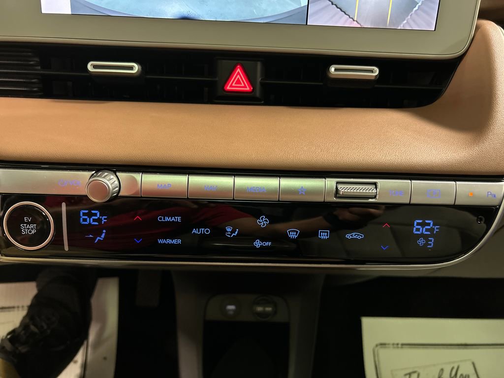 Used 2024 Hyundai Ioniq 5 Limited image 17